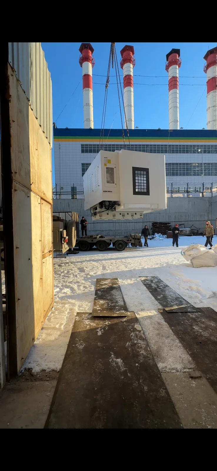 Разгрузка и такелаж станка весом 13 тонн. — фотография 2